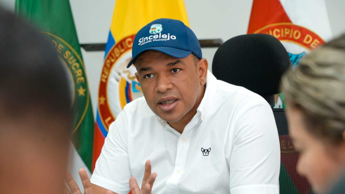 ¿Quién es Yahir Acuña, el alcalde de Sincelejo enfrentado con el presidente De La Espriella, quien lo señala de corrupción?