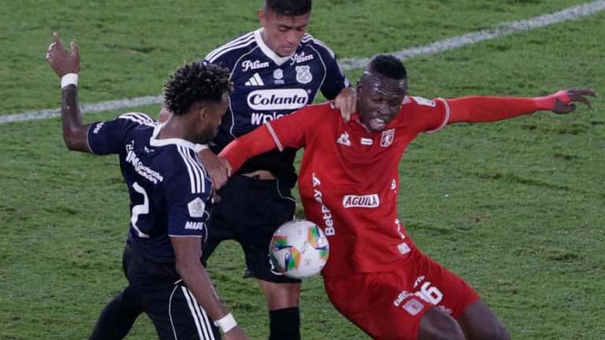 Tulio Gómez, muy molesto, desmiente rumores sobre la venta del América de Cali