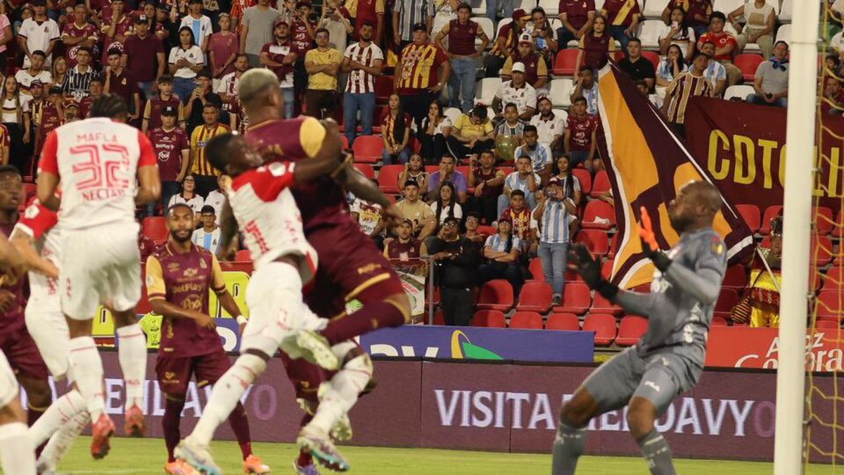 Santa Fe busca un triunfo contra Tolima antes del debut de ambos en la fase de grupos de la Copa Libertadores: minuto a minuto