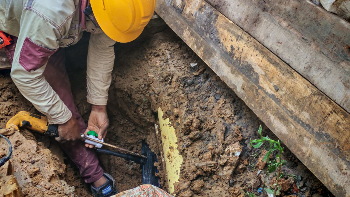 De la exclusión al grifo: Medellín avanza en equidad al garantizar agua potable a más de 12.700 hogares en territorios olvidados