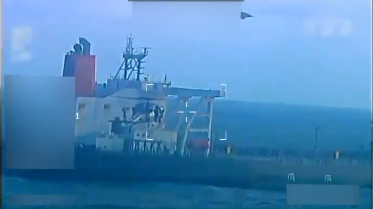 EE. UU. monitorea unos 18 buques petroleros venezolanos cargados y planea su incautación en aguas internacionales por orden de Trump, según Axios