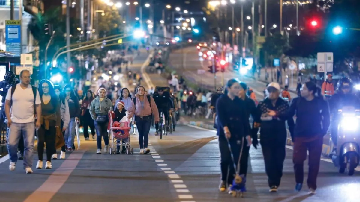 Bogotá tendrá una noche sobre ruedas: así será la Ciclovía Nocturna 'Paseo bajo las Estrellas' este 27 de agosto