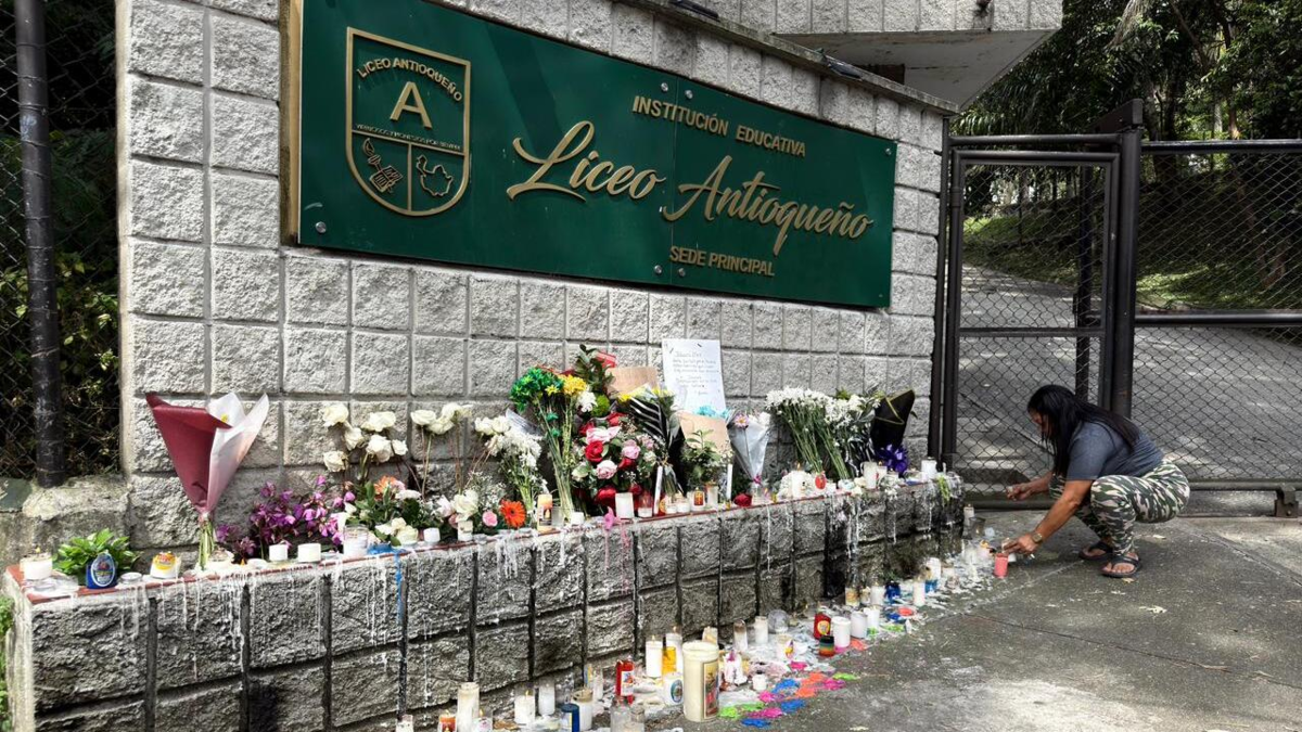Antioquia está de luto: Gobernación y Alcaldía de Bello declararon tres días de duelo; comunidad educativa homenajeó a las víctimas en una velatón
