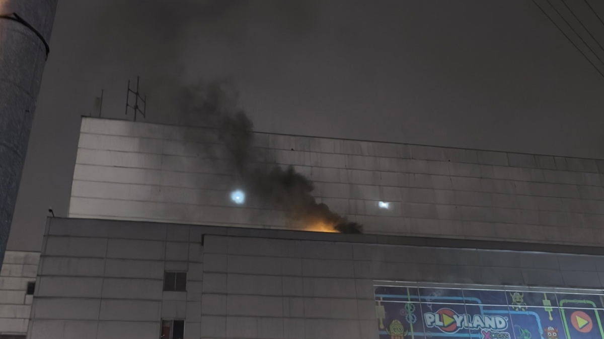 Incendio en el Centro Comercial San Rafael en Bogotá deja varios heridos