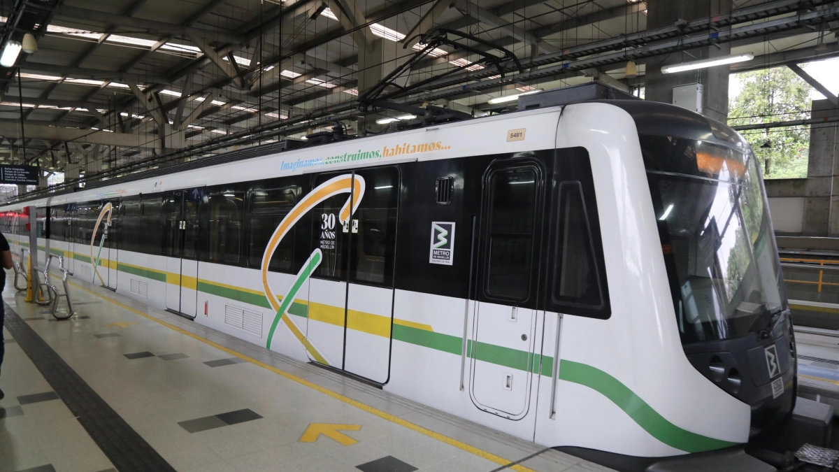 Línea A del Metro de Medellín temporalmente suspendida por 'falla técnica' en la energía eléctrica este 16 de julio: estaciones y servicio afectado