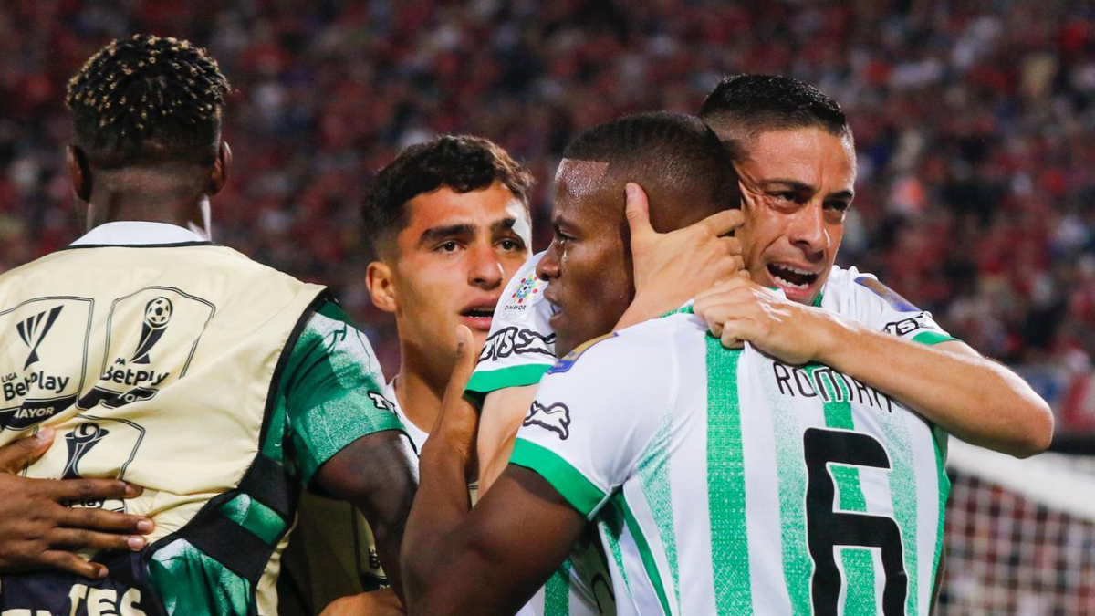 Atlético Nacional habría tomado decisión final tras evaluar varias hojas de vida: este sería el DT que se sentaría en el banquillo para el 2026
