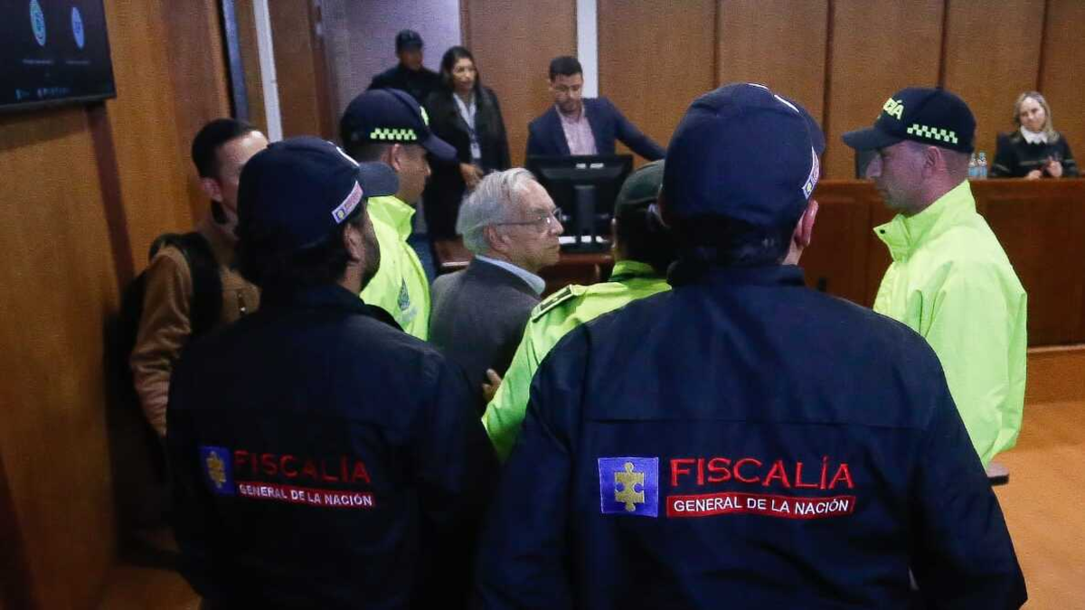 Eski Bakan Bonilla mahkemede yakalandı; Velasco yetkililere teslim oldu