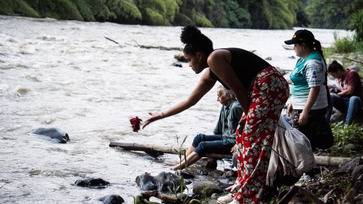 Las voces de las víctimas guiaron la Caravana por la Memoria en veredas, barrios y ríos del Eje Cafetero atravesados por el conflicto armado