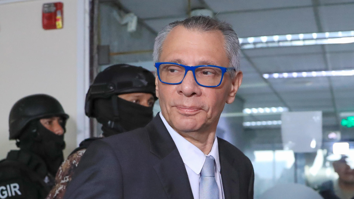 El exvicepresidente ecuatoriano Jorge Glas pide traslado a un hospital tras denunciar tratos crueles y falta de privacidad en su celda