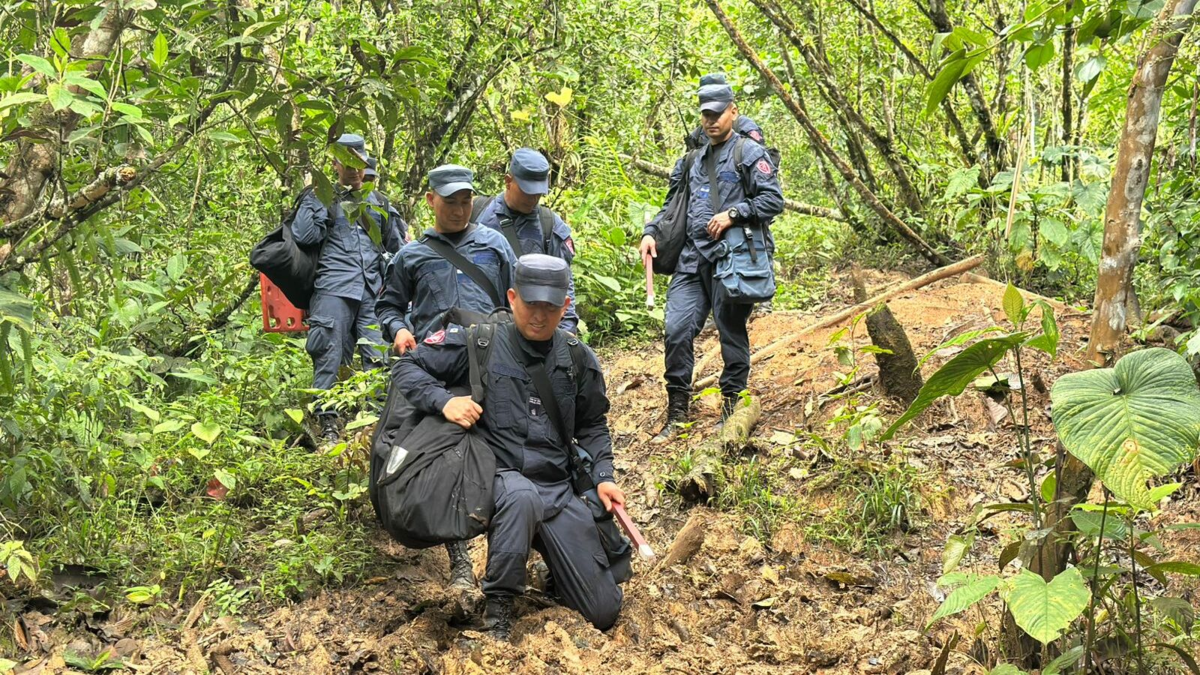 Caminos, barro y minas, la rutina del desminado humanitario en Risaralda