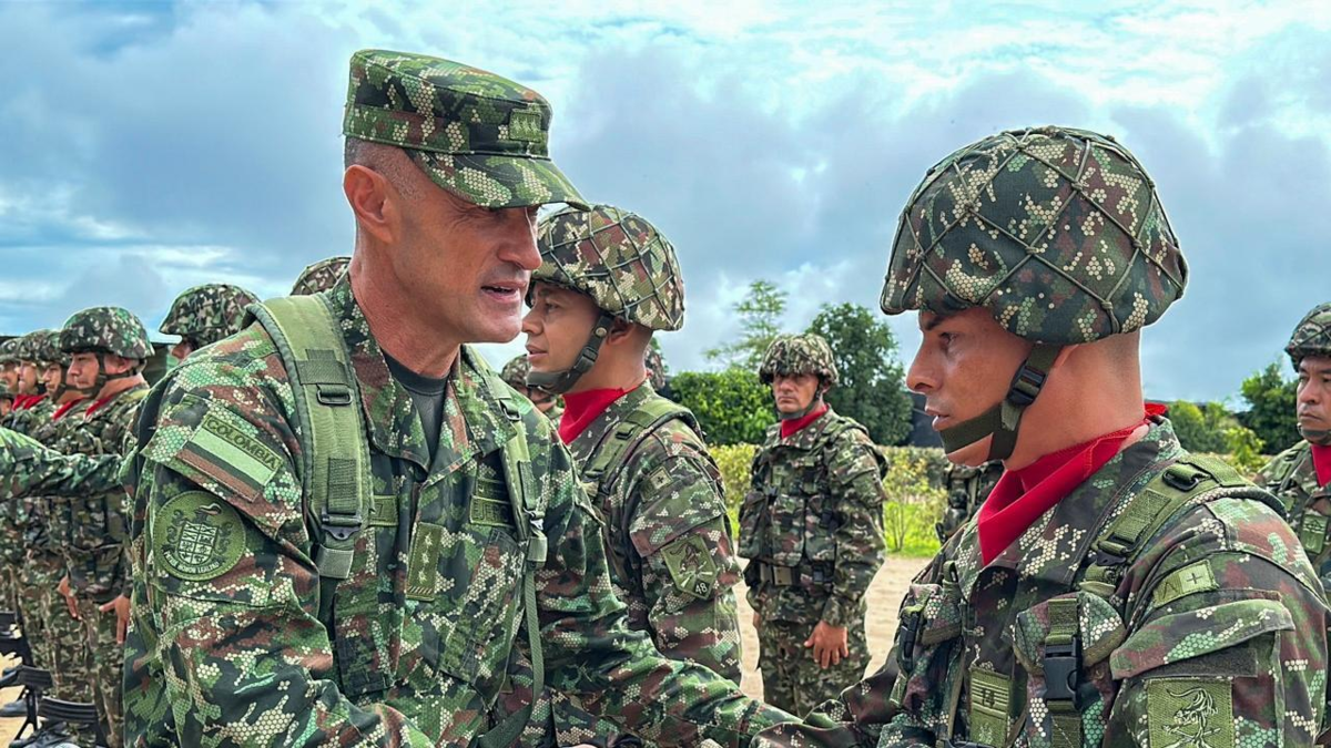 Comandante del Ejército revela datos inéditos de 'Iván Mordisco': 'Se ha vuelto más desconfiado y cuidadoso'