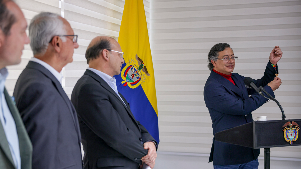 Gobierno Petro abrió frente de pelea con congresistas que 'incentivaron a una intervención militar', estos son los legisladores denunciados