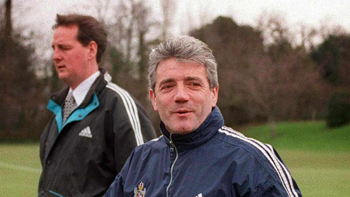 Kevin Keegan, leyenda de Inglaterra, reveló su probabilidad de vida tras el cáncer avanzado que le detectaron en plena cirugía