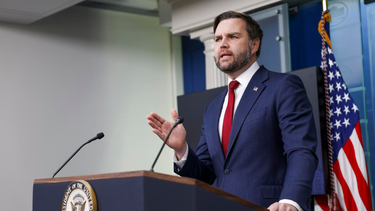 El vicepresidente JD Vance promete revelar la verdad sobre ovnis en Estados Unidos: 'Podrían ser demonios'