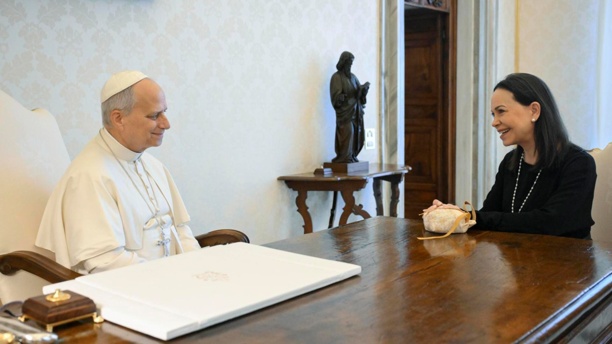 María Corina Machado le asegura al papa León XIV que 'la derrota el mal en Venezuela está más cerca' y pide 'el acompañamiento de la Iglesia'