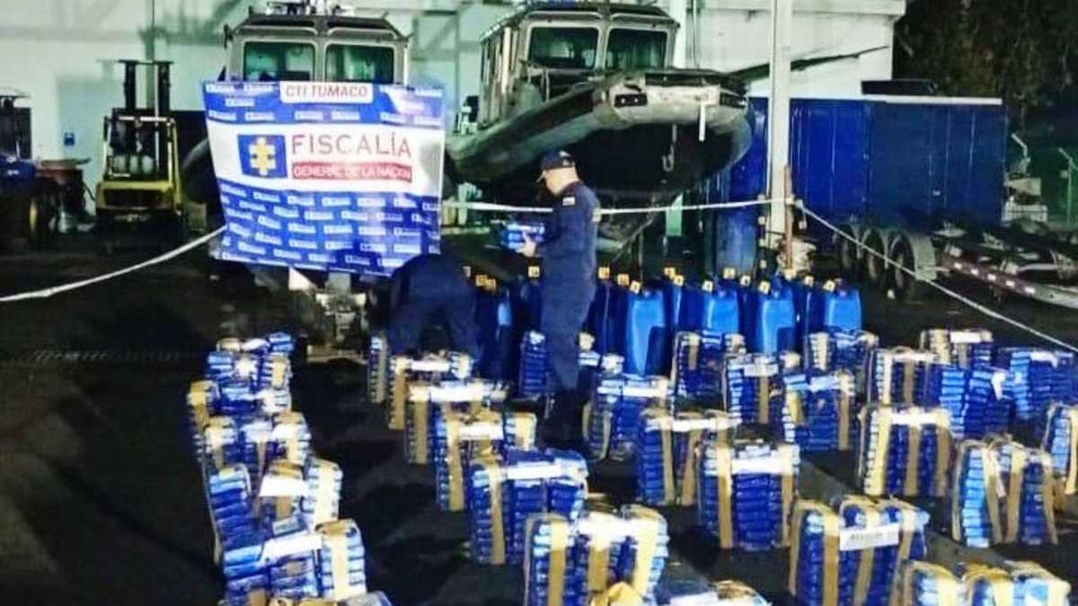 Así fue el operativo de la Armada Nacional que logró la incautación de casi 2 toneladas de cocaína en el Pacífico: hubo cooperación internacional