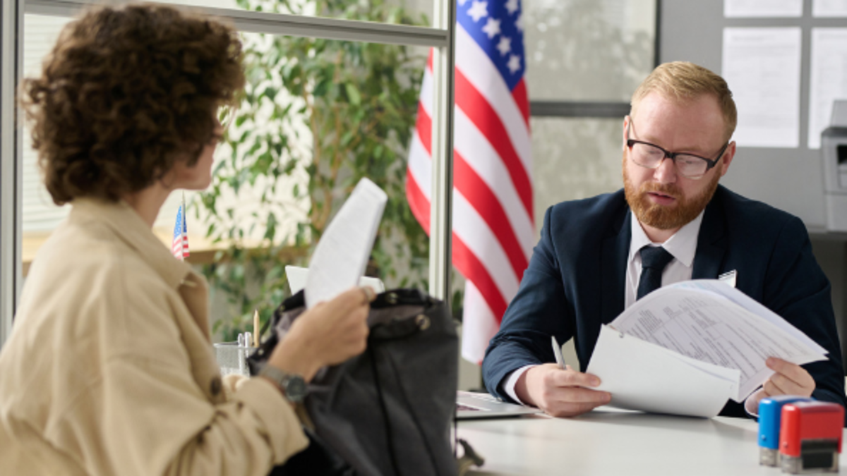 Estados Unidos publicó guía oficial para explicar suspensión de visas de inmigrante: estas son las claves para entender la medida