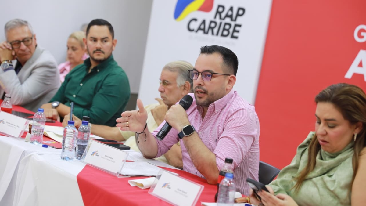 Entrevista | ¿Por qué se les carga a los usuarios el pago de la deuda de Air-e? Ministro Edwin Palma defiende cobro adicional en factura de energía