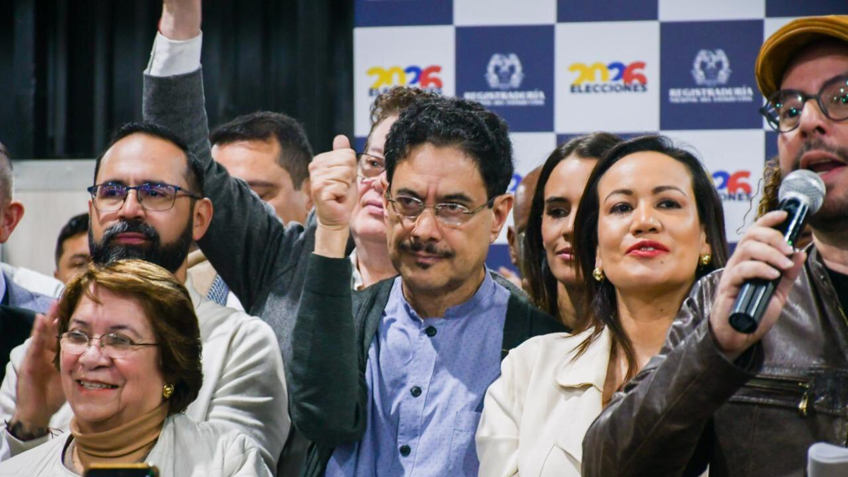 Estos son los interrogantes que dejan las cuentas de las campañas de Carolina Corcho e Iván Cepeda a la consulta del Pacto