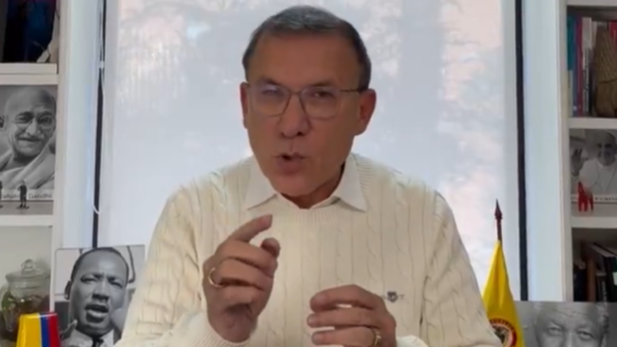 Roy Barreras convoca al progresismo y advierte sobre 'épocas oscuras' si la derecha regresa al poder