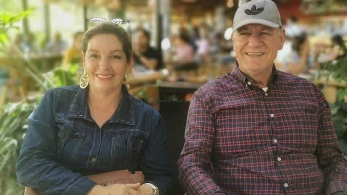 Video| Conductor aparentemente borracho mató a dos adultos mayores que estaban esperando un bus en Antioquia: estas son sus identidades