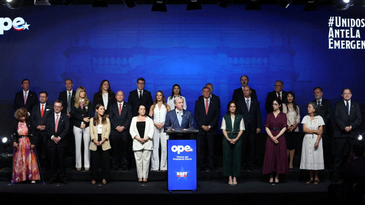 El presidente electo de Chile revive el fantasma de Pinochet: nombra a exabogados del dictador como futuros ministros de Defensa y Derechos Humanos