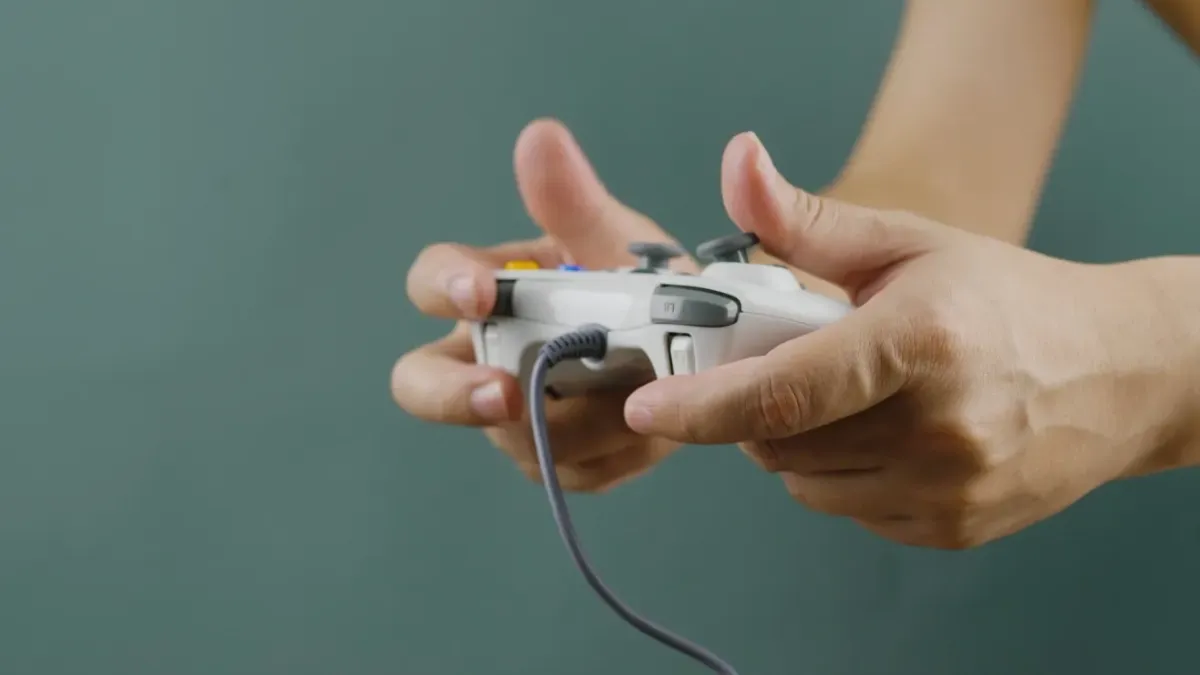 Capturaron a hombre que usaba chats de videojuegos para vender videos de abuso sexual infantil