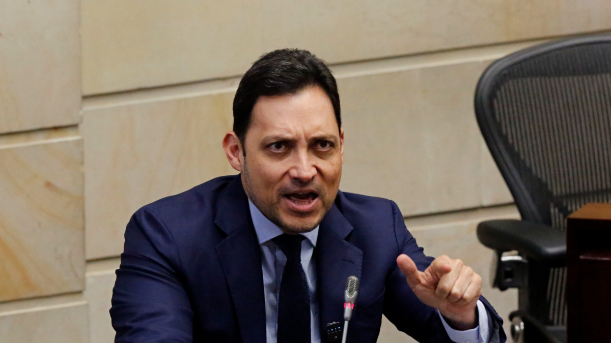 Carlos Fernando Motoa le dice no a la asamblea constituyente y pide porte libre de armas para la ciudadanía en el 'Debate de la Gente'