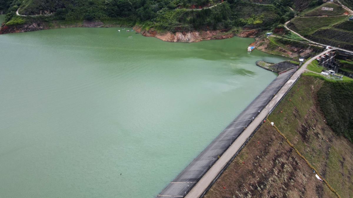 Celsia venderá 6 de sus hidroeléctricas a Grupo Luz y Fuerza Colombia: ¿qué hay detrás de este negocio?