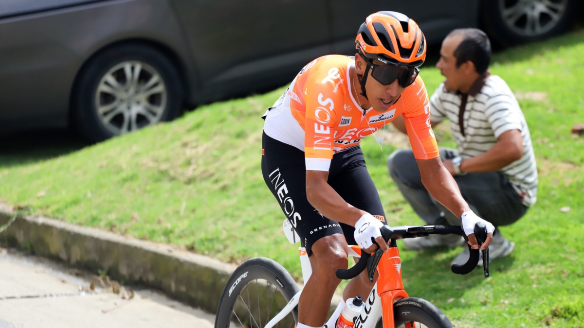 El colombiano Egan Bernal conoce a sus coequiperos para las clásicas en Francia de este fin de semana