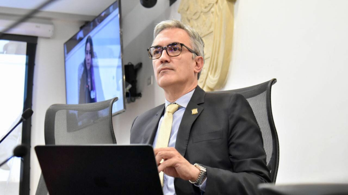 Negociación del presupuesto avanza con cambios limitados, según senador Garcés