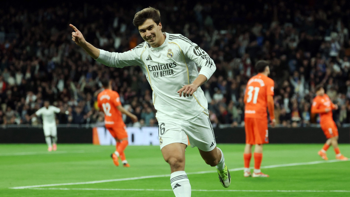 Real Madrid aplasta a la Real Sociedad y sigue en un cabeza a cabeza con el Barcelona