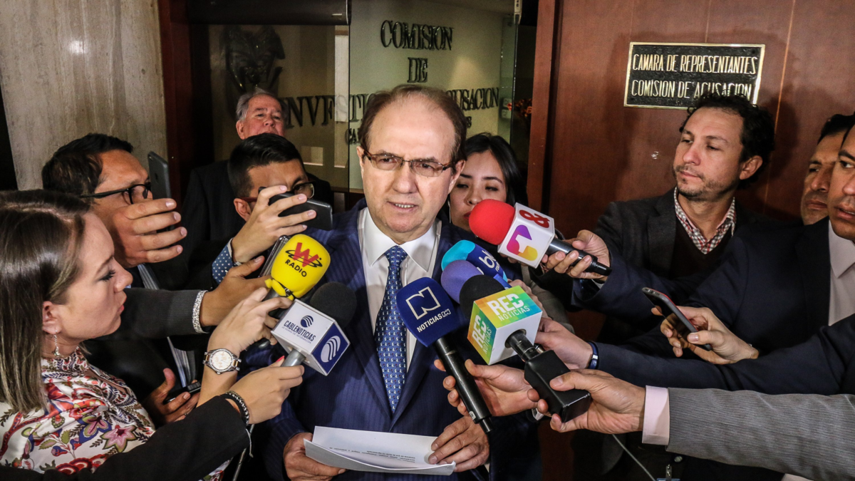 Mahkemenin Leonidas Bustos'a 10 yıl hapis cezası verilmesi kararından ayrılan sulh hakiminin iddiaları