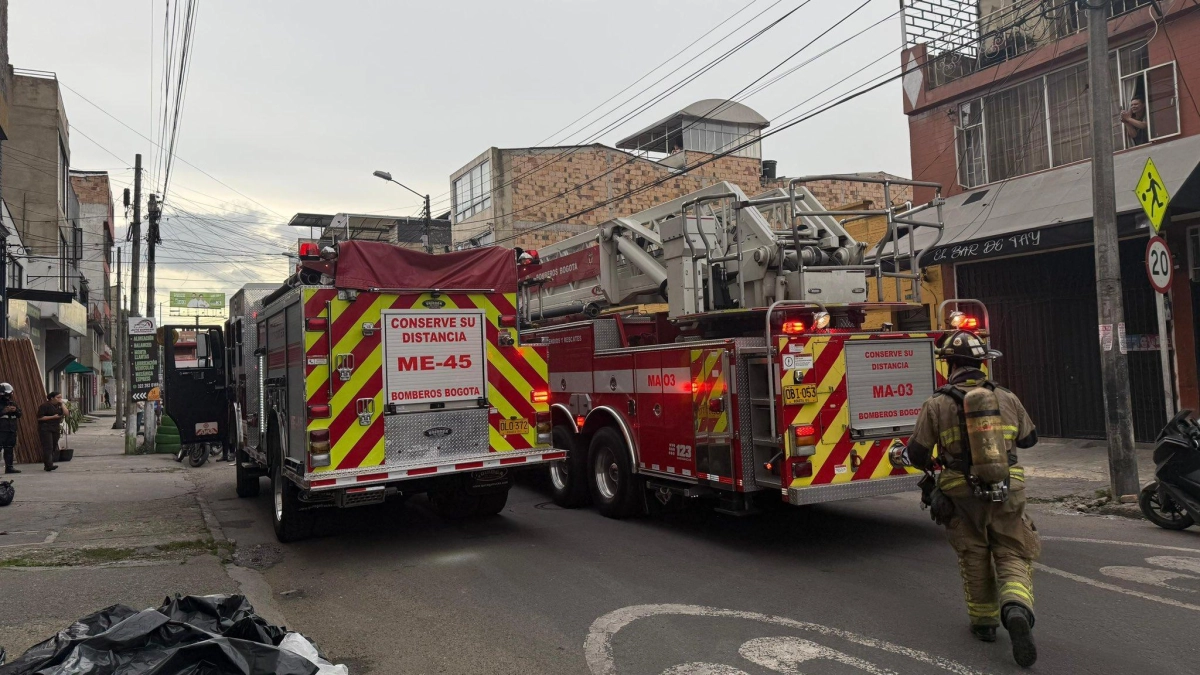 Las dudas que surgieron tras la entrega oficial de las siete máquinas extintoras de Bomberos de Bogotá