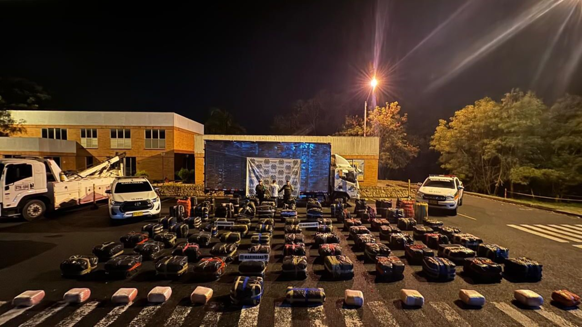 Incautan más de dos toneladas de marihuana dentro de en un furgón que cubría la ruta Corinto–Bogotá