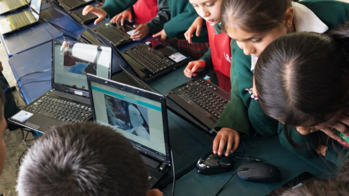 Boyacá abre convocatoria para docentes rurales con el programa RURALAB para fortalecer escuelas multigrado