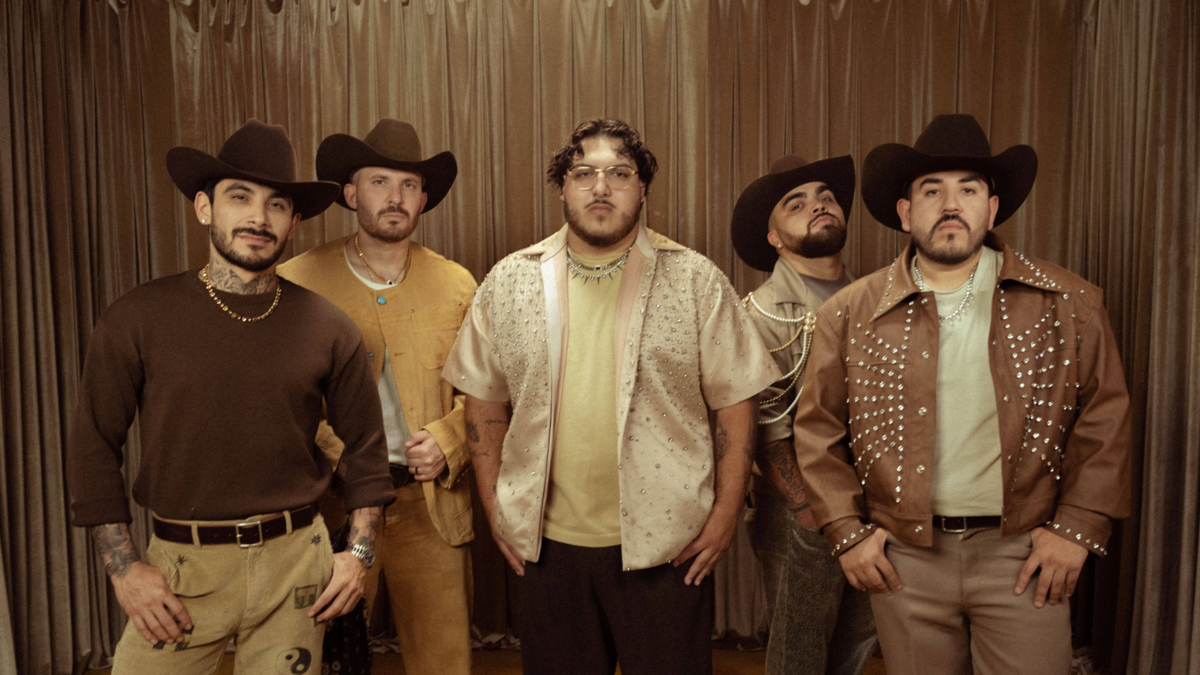 Payo, de Grupo Frontera cuenta su historia y sobre sus procesos creativos: 'Cuando nos juntamos con Maluma y Manuel Turizo terminamos bien borrachos'