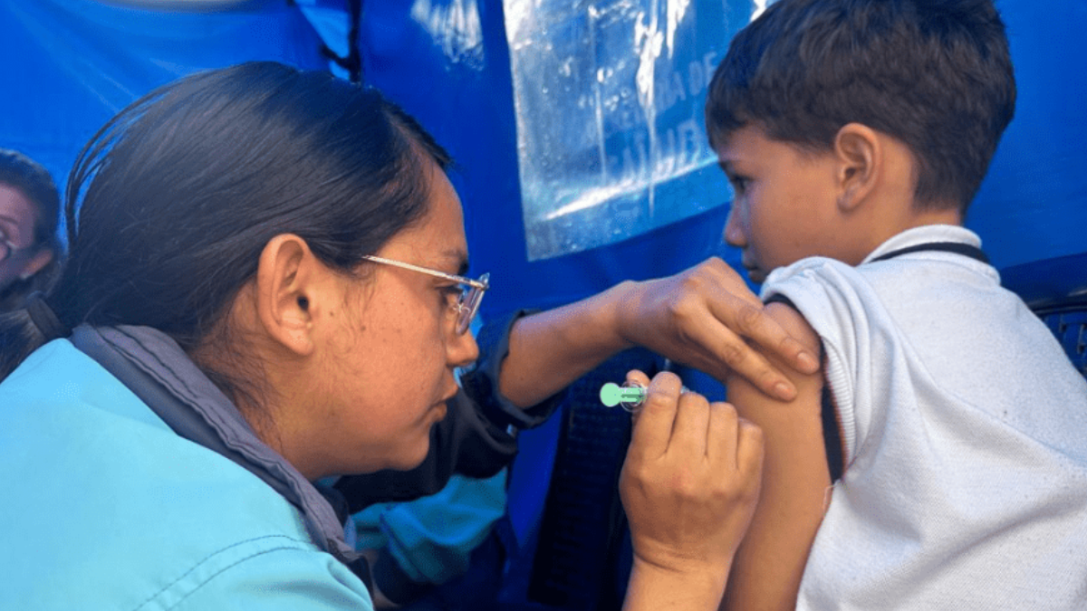 Así está detectando Bogotá los casos sospechosos de sarampión: pruebas PCR, cerco epidemiológico y vigilancia intensa