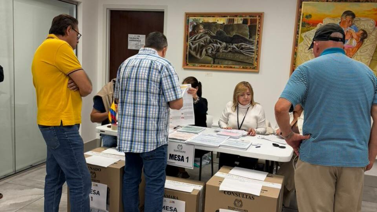 ¿Qué pasa con los votos de los colombianos en el exterior? Así funciona el escrutinio que hace el Consejo Nacional Electoral