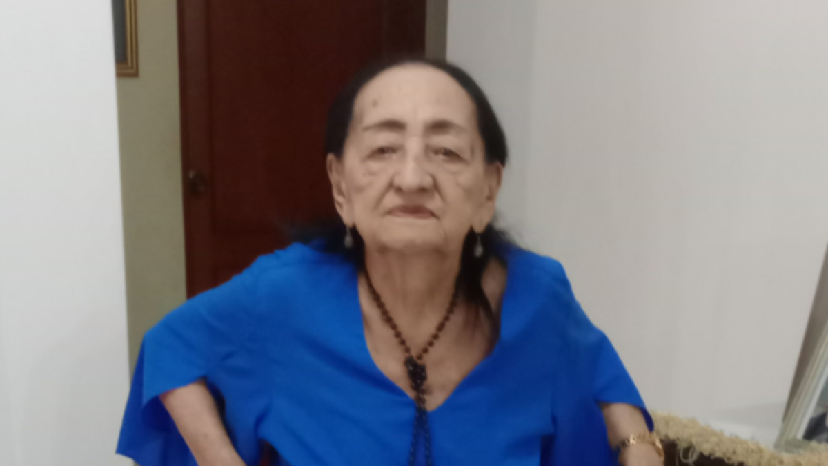 El consejo de una mujer de 100 años con la memoria intacta sobre el amor: 'Solo me casaría con un hombre con sentido monetario'