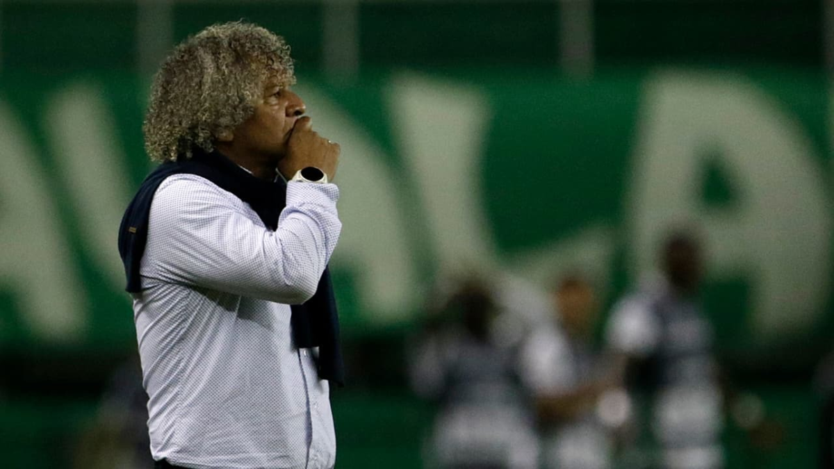 Alberto Gamero se va del Deportivo Cali: el técnico confirmó su salida del club en rueda de prensa