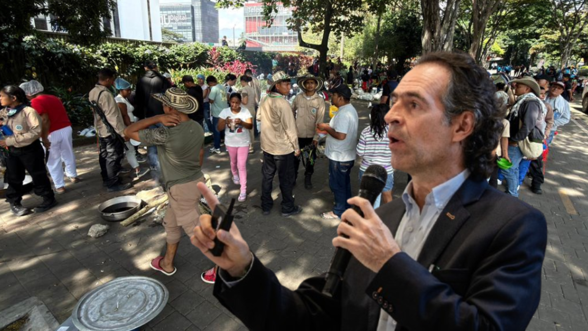 Alcalde Federico Gutiérrez cuestiona a la minga indígena que protesta en Medellín por polémico video: los acusan de estar 'cumpliendo órdenes'