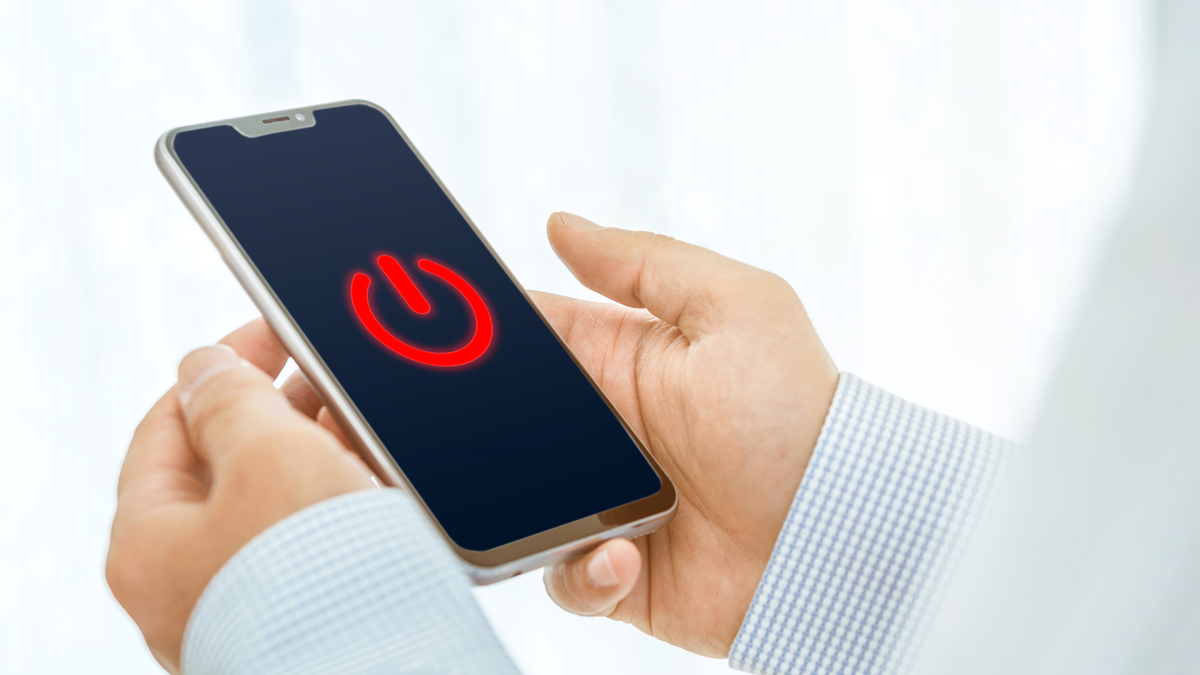 Expertos en seguridad explican por qué se debería apagar el celular cinco minutos todos los días: ‘Tenemos una responsabilidad’