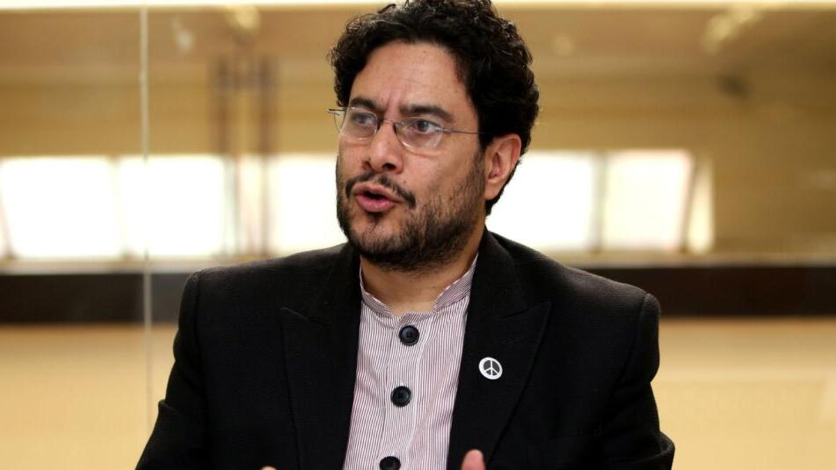 'No hay ningún gobierno que no haya cogobernado con la corrupción': Iván Cepeda en entrevista sobre su aspiración presidencial