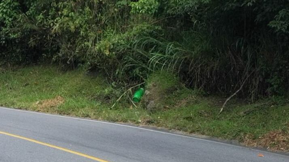 Dos cilindros provocaron el cierre de la vía Panamericana en Cauca: el Ejército desactivó los dispositivos para reabrir el corredor vial