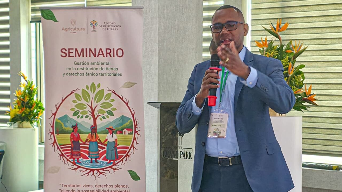 Denuncia de acoso sexual tumbó a viceministro de la Igualdad del gobierno Petro