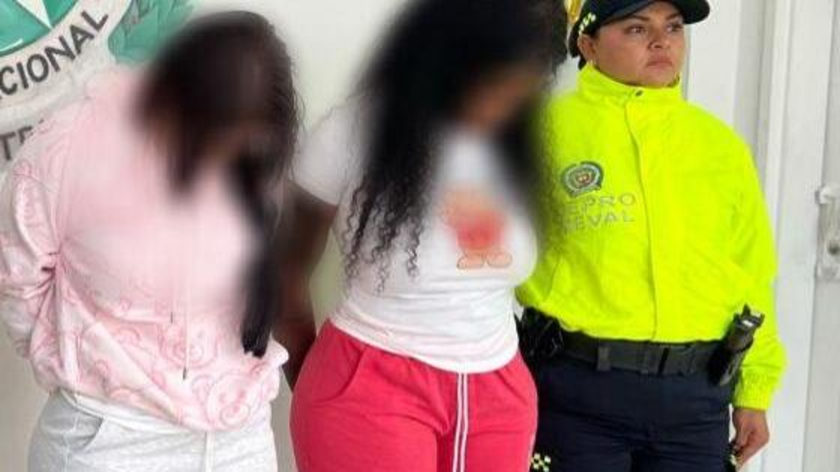 Drogaban a extranjeros que seducían en el Parque Lleras de Medellín para robarlos: dos mujeres con antecedentes fueron capturadas