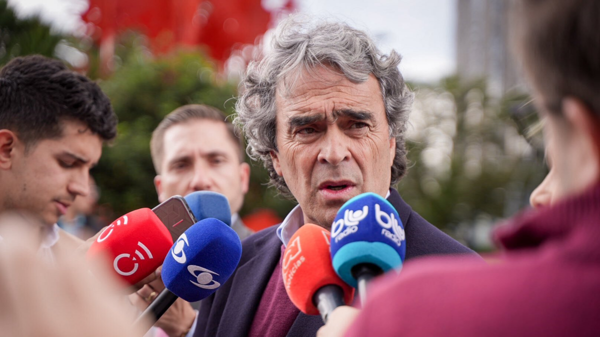 Sergio Fajardo le pidió a la Contraloría vigilar la ejecución de los 8.6 billones del estado de emergencia para evitar 'uso político y electoral'