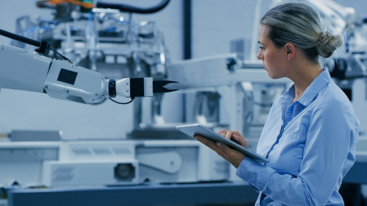 Modelo ‘AI First’ integra agentes inteligentes y robótica en la operación empresarial de la región