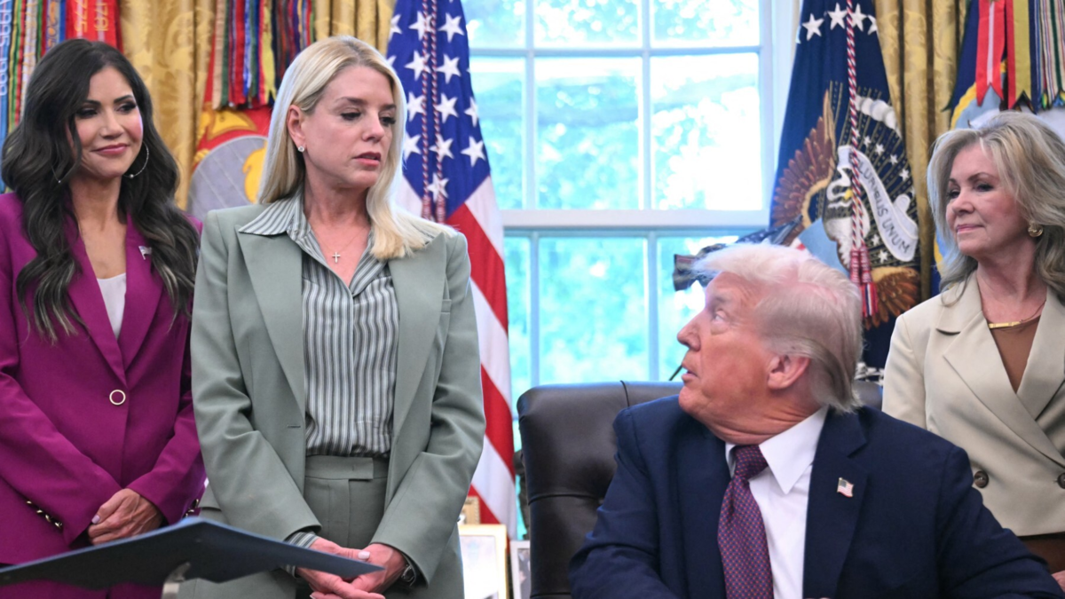 ¿Qué hay detrás del despido de Pam Bondi, la fiscal de Trump? Las claves de una salida que sacude a Washington